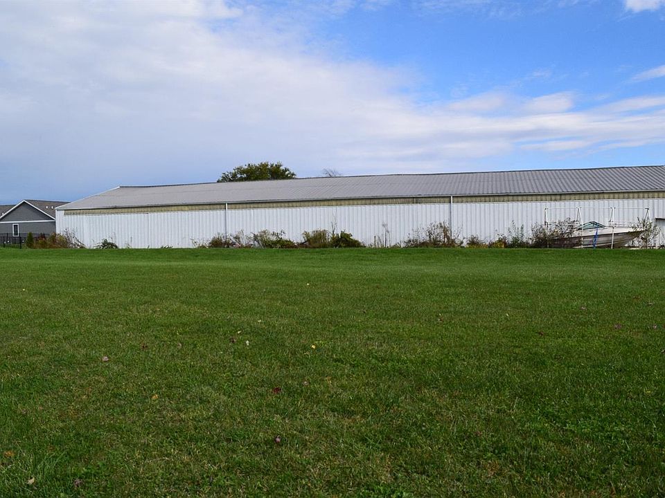 2nd image of 509 N Hampton Manor Dr