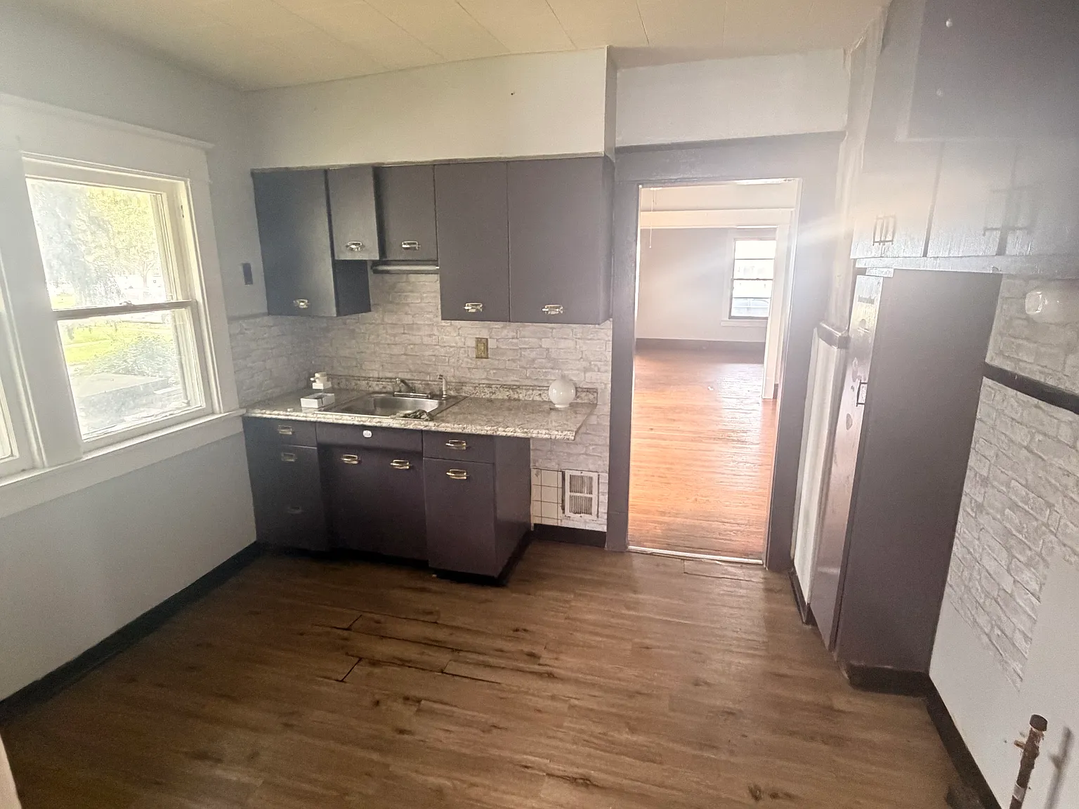 3 bed, 1037 sqft, $1,450 — Photo 3