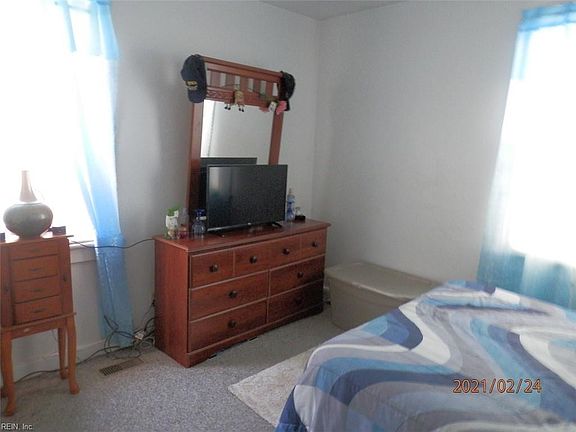 5th image of 3011 Somme Ave