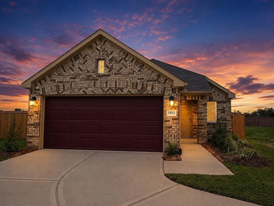 5803 Aurora Ln