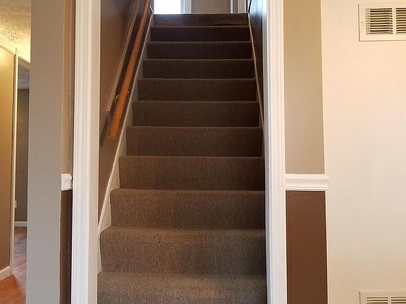 5th image of 33039 Alva Dr