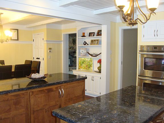 2nd image of 10 Trail Dr