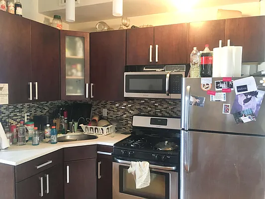 Rented by Premier Metro Realty Corp | media 23