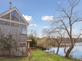 33 Lake Side Dr, Southampton, NY 11968