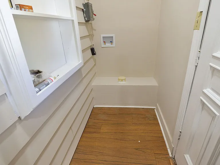 1420 Eastern Ave — Photo 11