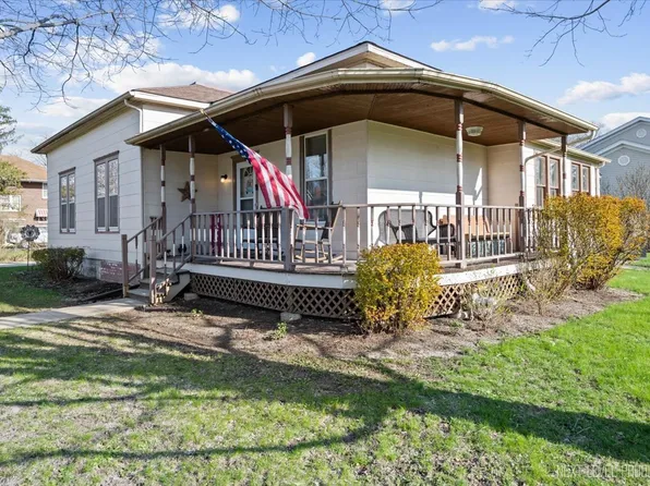 208 W Fox Rd, Yorkville, IL 60560