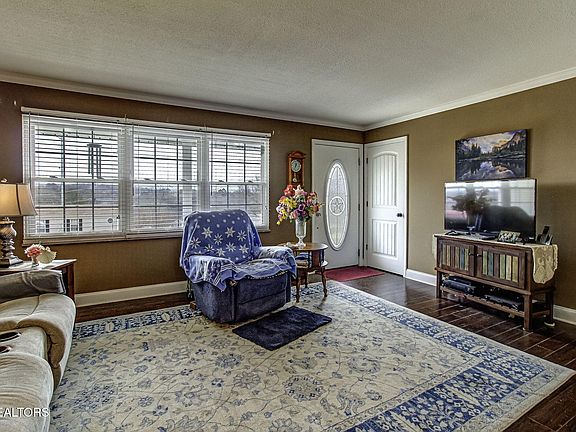 3rd image of 700 Netherton Dr
