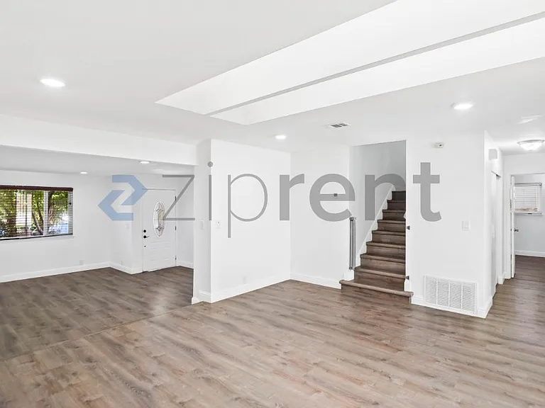 378 Spring Valley Ln — Photo 9
