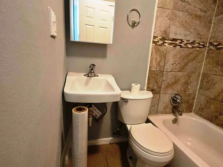 2528 Pacific Ave — Photo 5