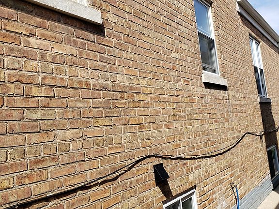 3rd image of 5622 S Melvina Ave