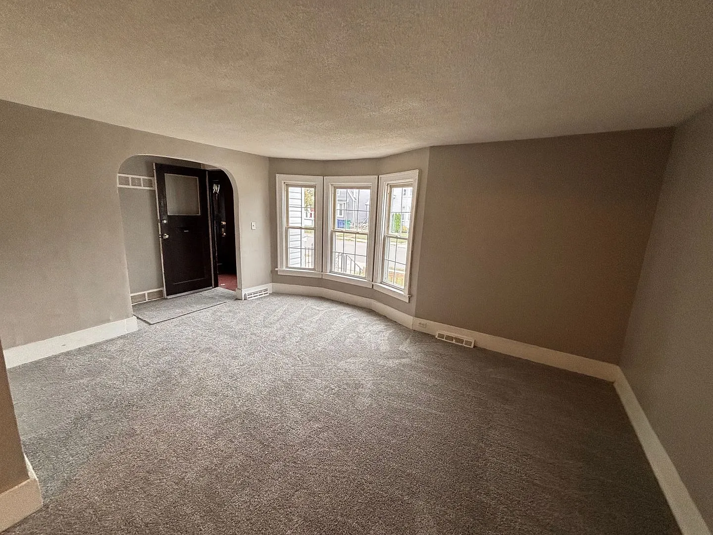 29 Avery Ave — Photo 2