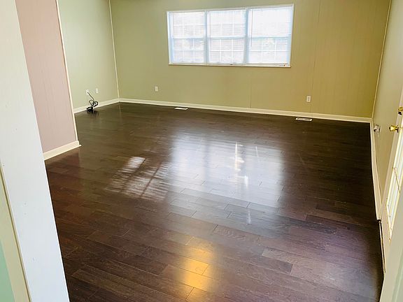 4th image of 6933 Mackin Ln