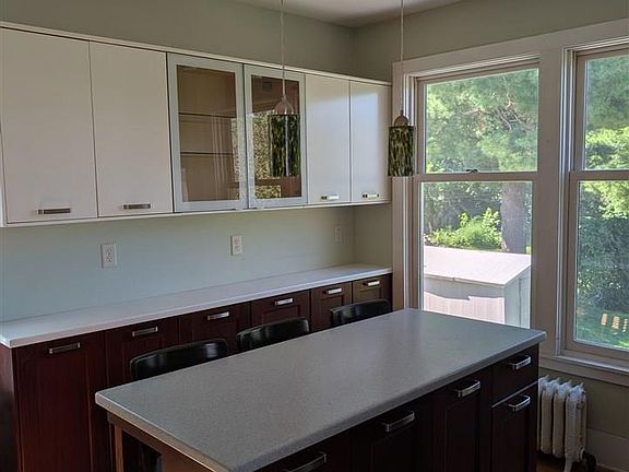 4th image of 108 W Allyn St
