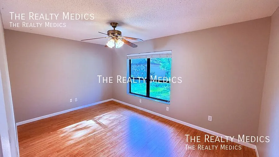 Charming 3 Bedroom, 2 Bathroom Home in Oviedo!! — Photo 4