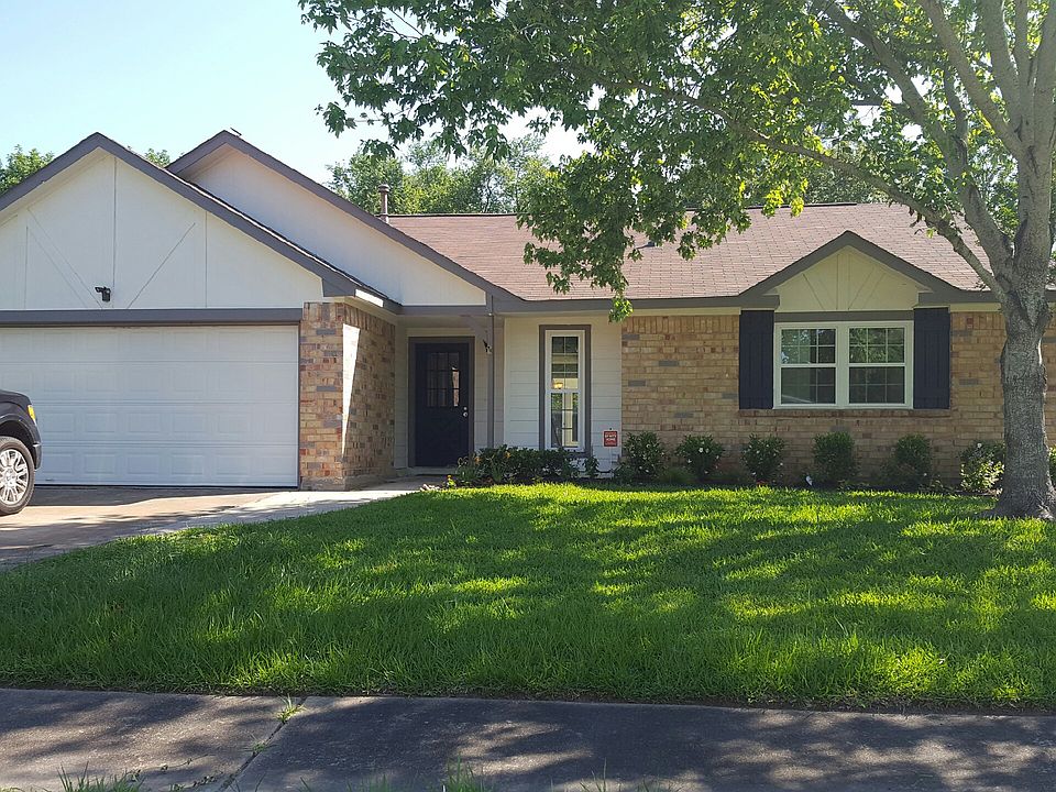 1st image of 22719 Smokey Hill Dr
