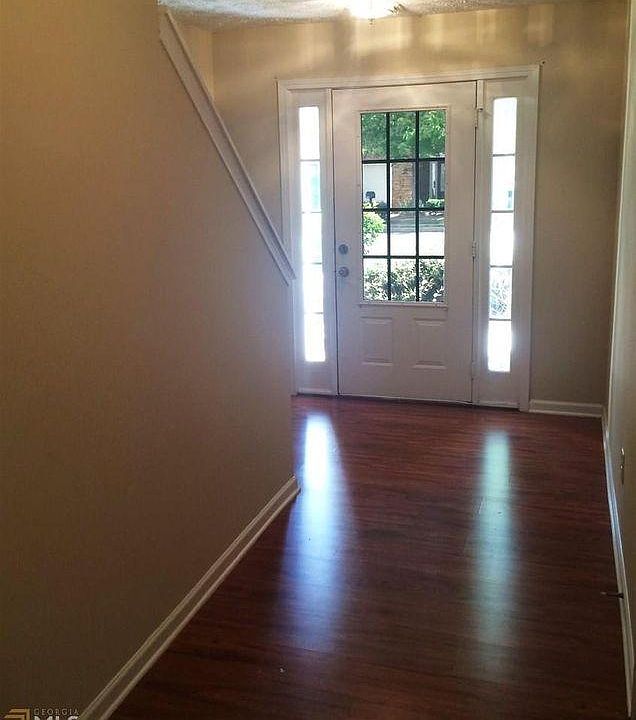 1st image of 110 Fern Crest Dr