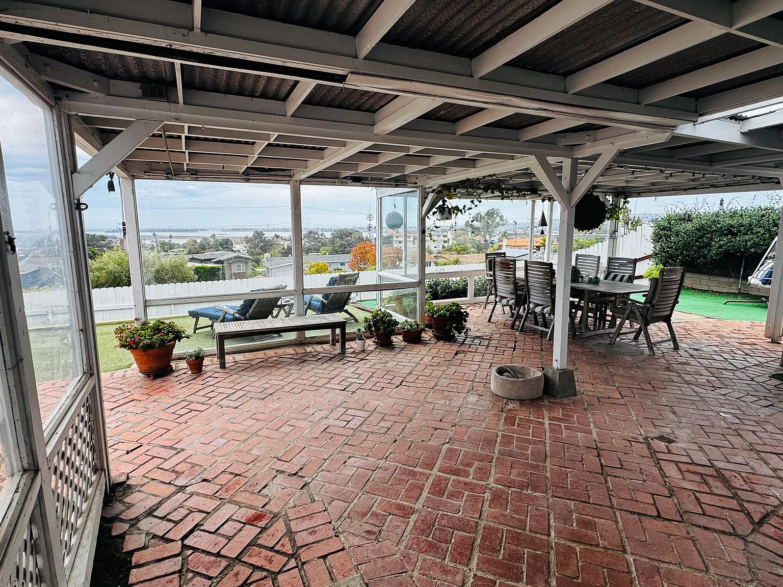3 bed, 163 sqft, $2,000 — Photo 3