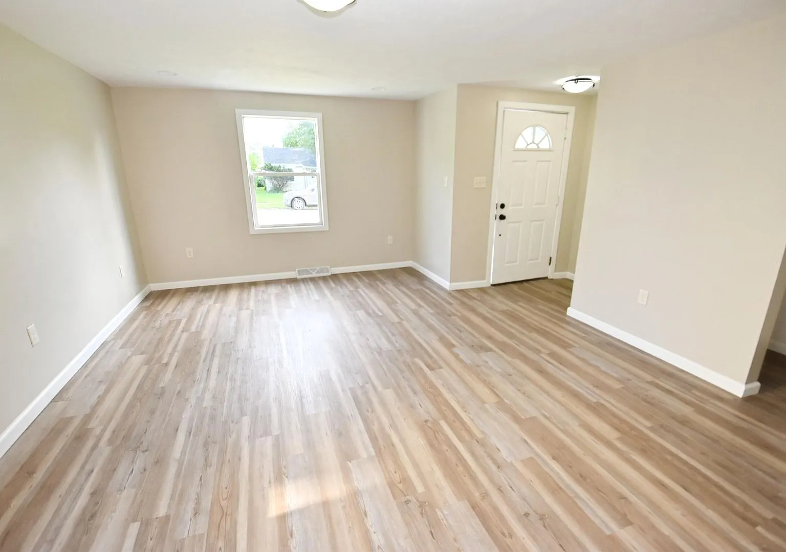 Remodeled 3 bedroom 1 bath home in South Bend IN — Photo 4