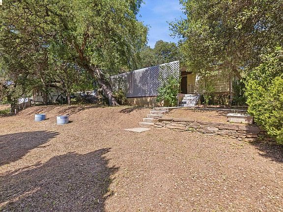 3rd image of 17701 Woods Way