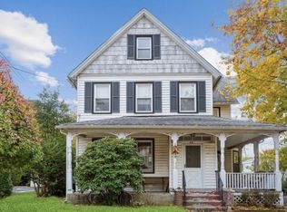 54 Hillside Ave, Rockville Centre, NY 11570