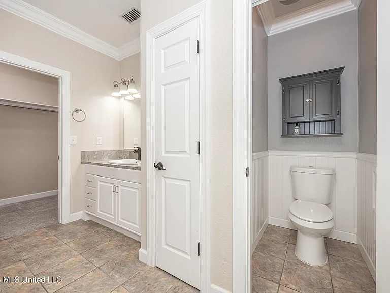15208 Lisa Dr — Photo 28
