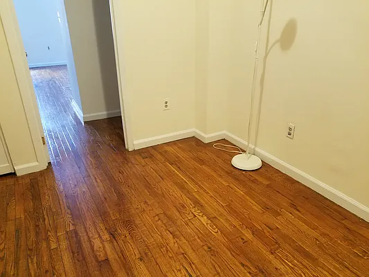 Rented by Chartwell Manhattan Realty | media 23