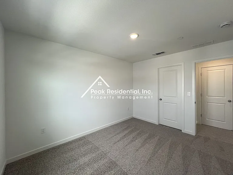 5218 Senesta Cir — Photo 14