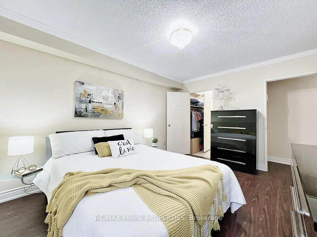 1111 Steeles Ave W photo 1