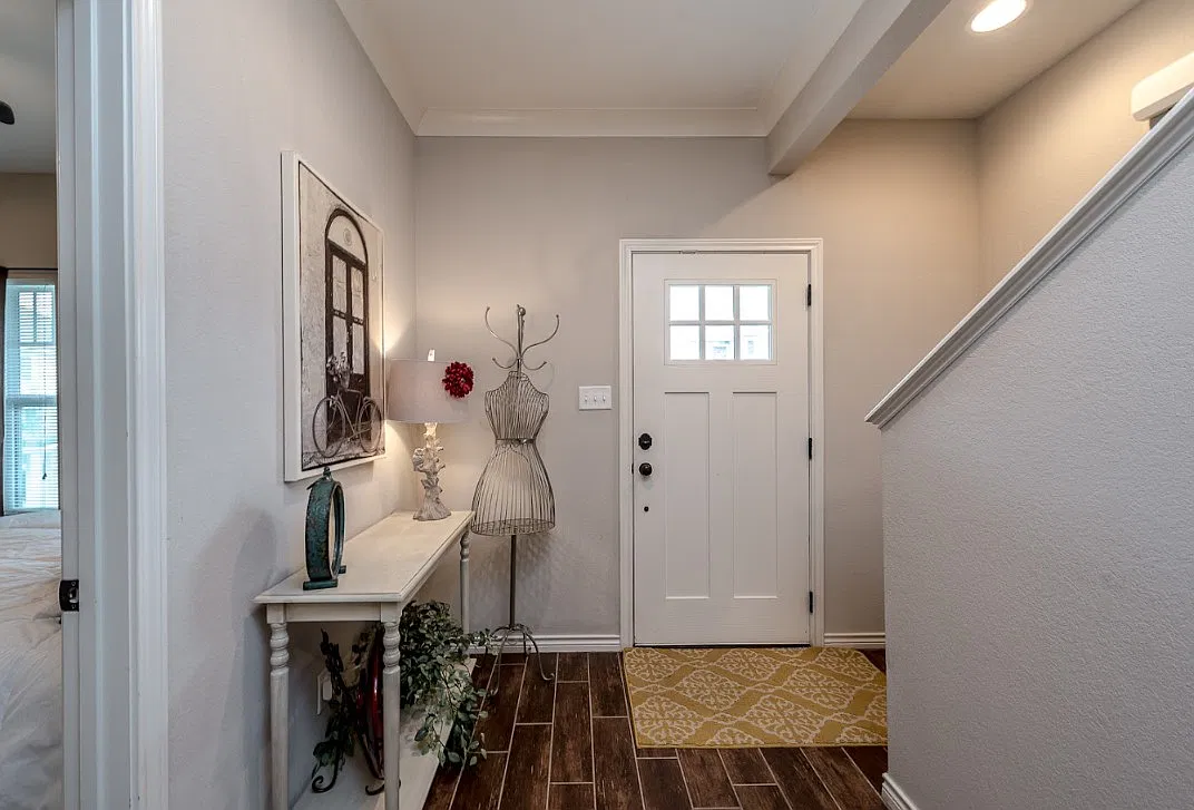 1117 Oney Hervey - 1 — Photo 2