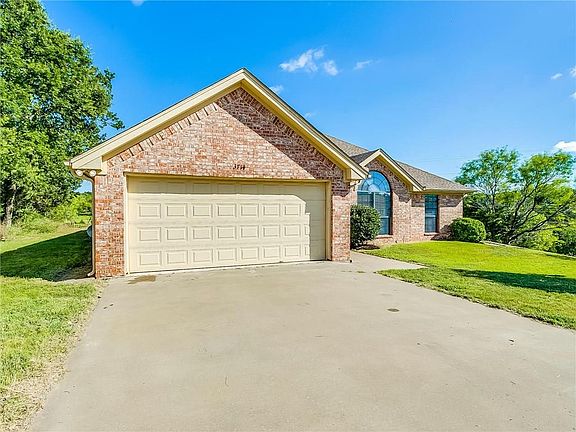 3rd image of 3714 Mandy Dr