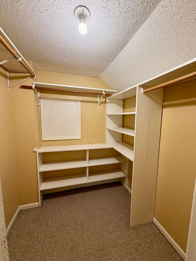 Spacious 5-Bedroom, 3 Bath Home with Finished Basement & Large Yard in lovely Roeland Park! — Photo 3