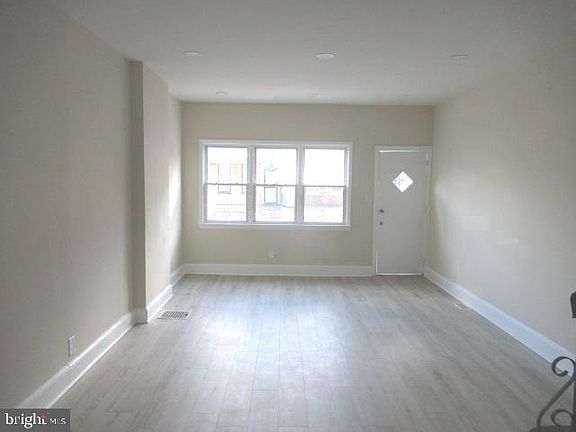 2nd image of 724 Spruce St