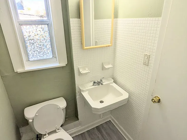 1013 Lewis Dr — Photo 10