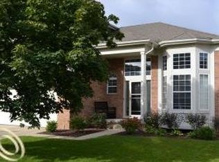 4792 Carrington Dr, Rochester, MI 48306