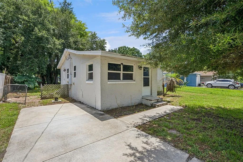 2 bed, 1.0 bath, 954 sqft, $1,545 — Photo 1