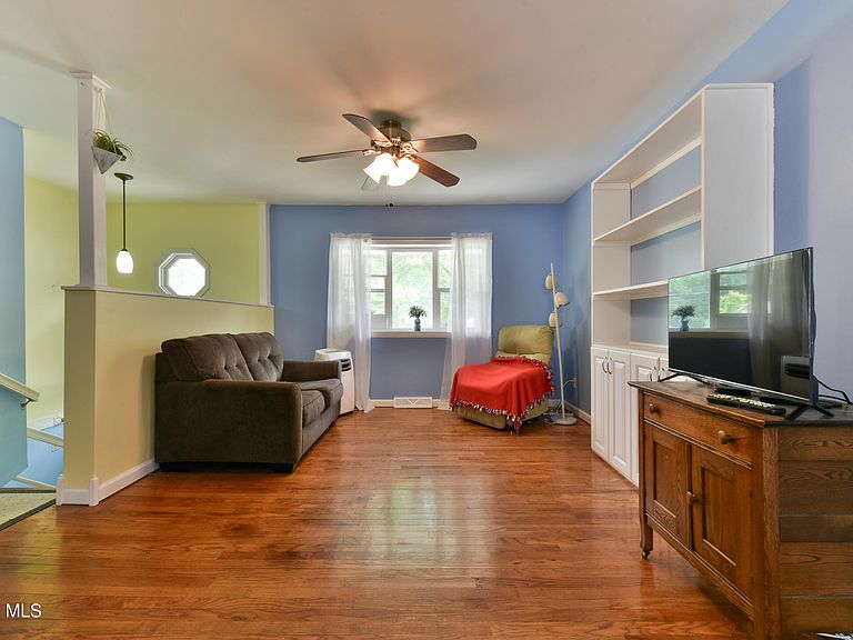 Listing photo 5