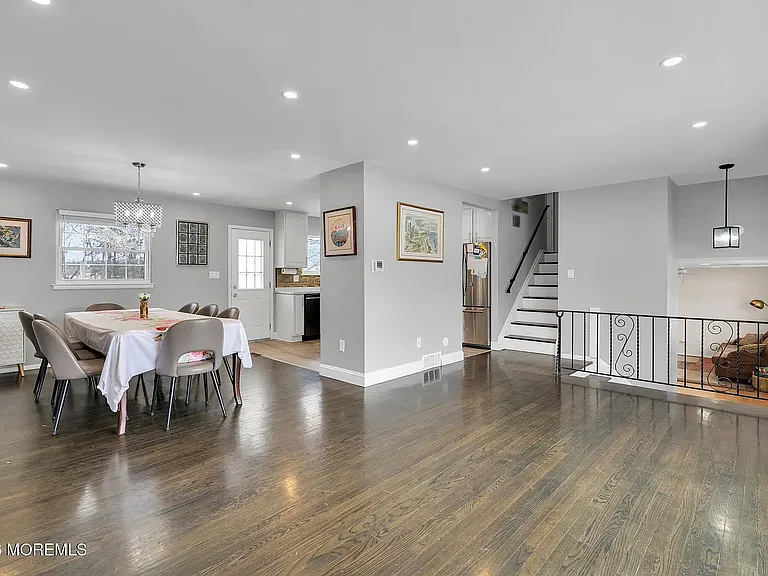 9 Chatham Dr — Photo 5