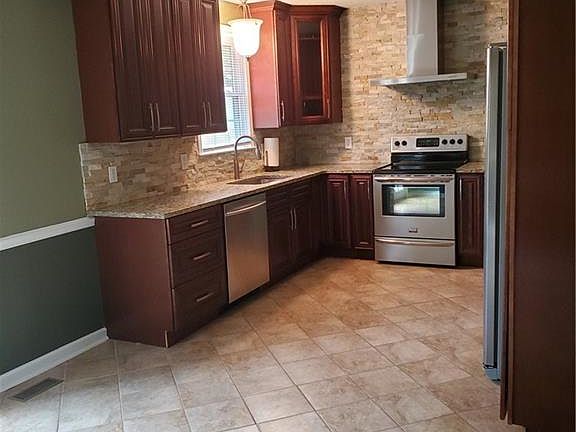 4th image of 4954 Pinewood Dr