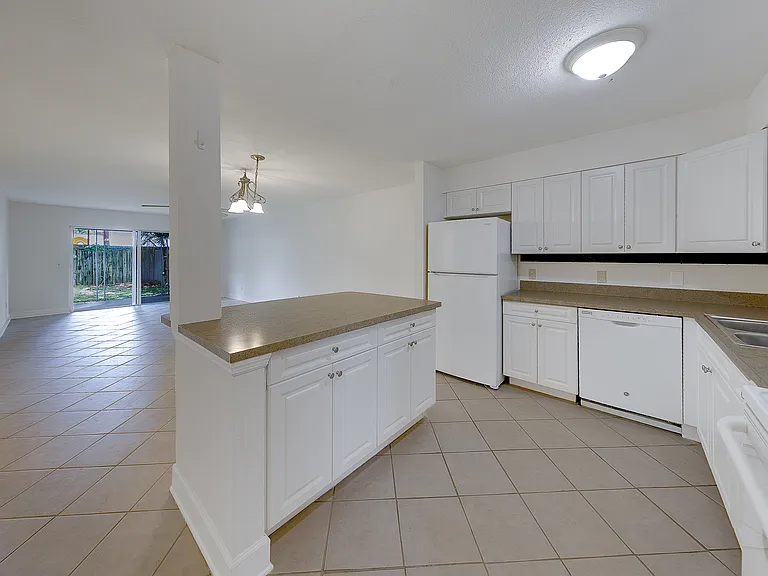 521 S Matanzas Ave — Photo 8