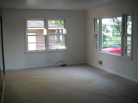 4th image of 502 Fuller Ave