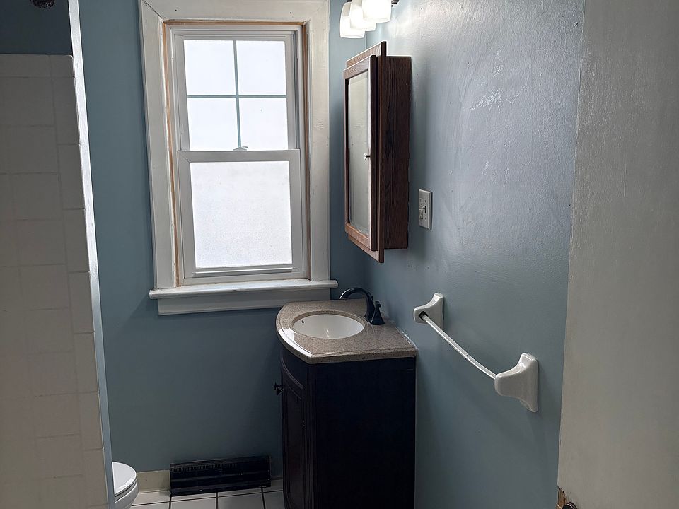 1st image of 75 Juniata Pl Unit 1