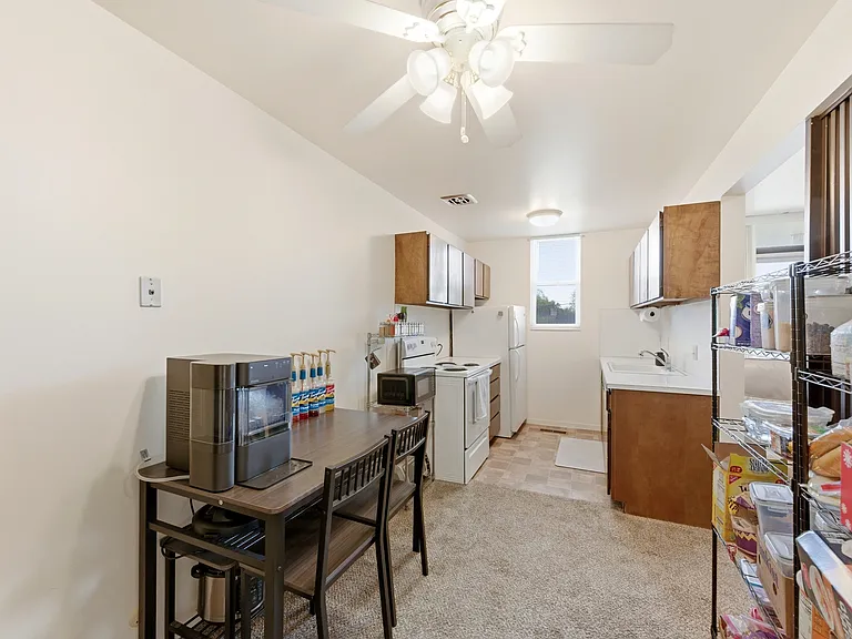6 Plex - 607 — Photo 6