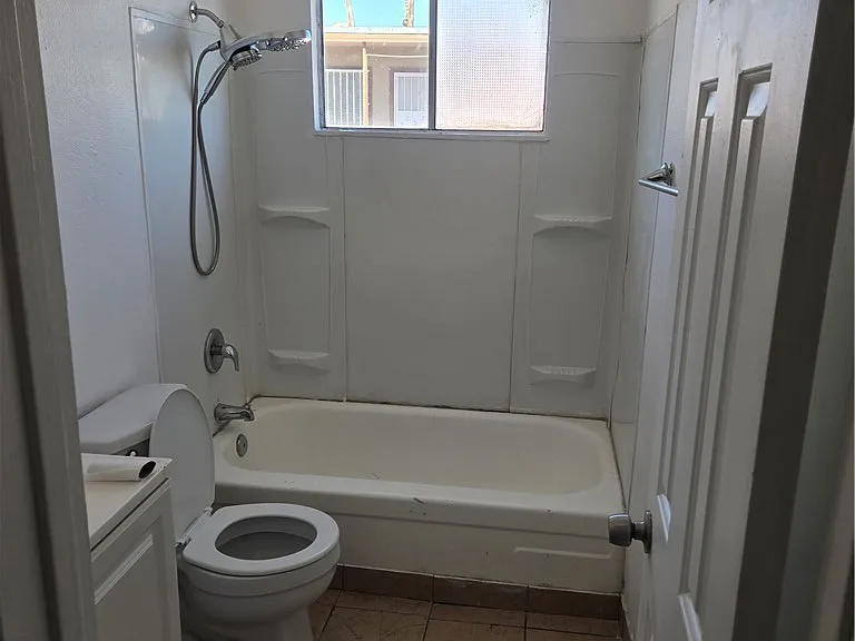 537 Calcaterra Cir #F — Photo 14