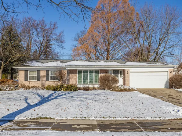 36578 Bennett St, Livonia, MI 48152