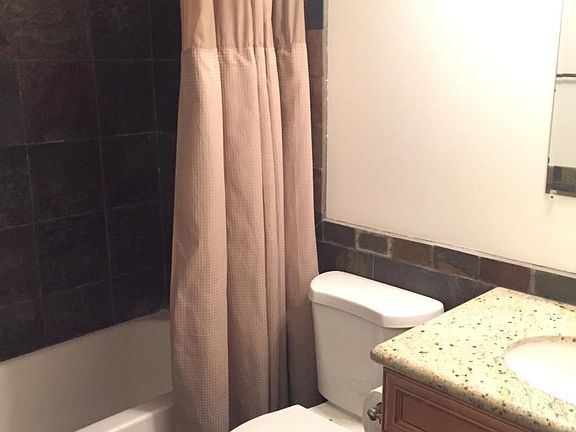 Bathroom with tub & vanity