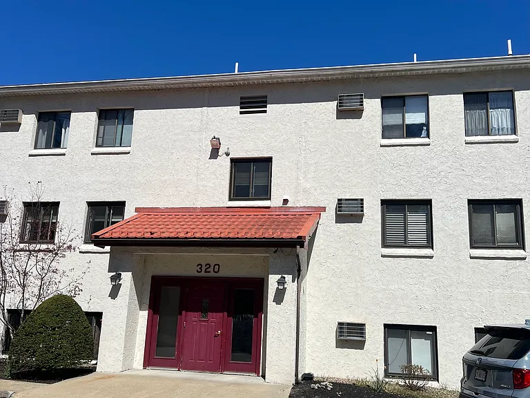 320 Fellsview Ter #326-C — Photo 13
