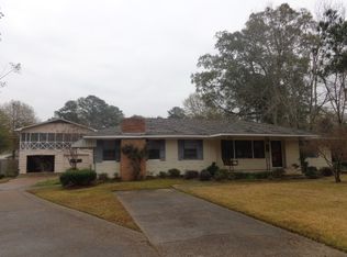 106 Dampeer St, Crystal Springs, MS 39059