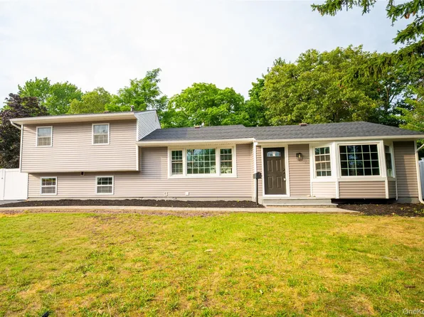 11 Berry Lane, Centereach, NY 11720