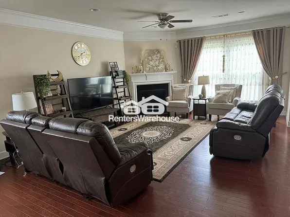 1025 Applegate Dr, Roswell, GA 30076