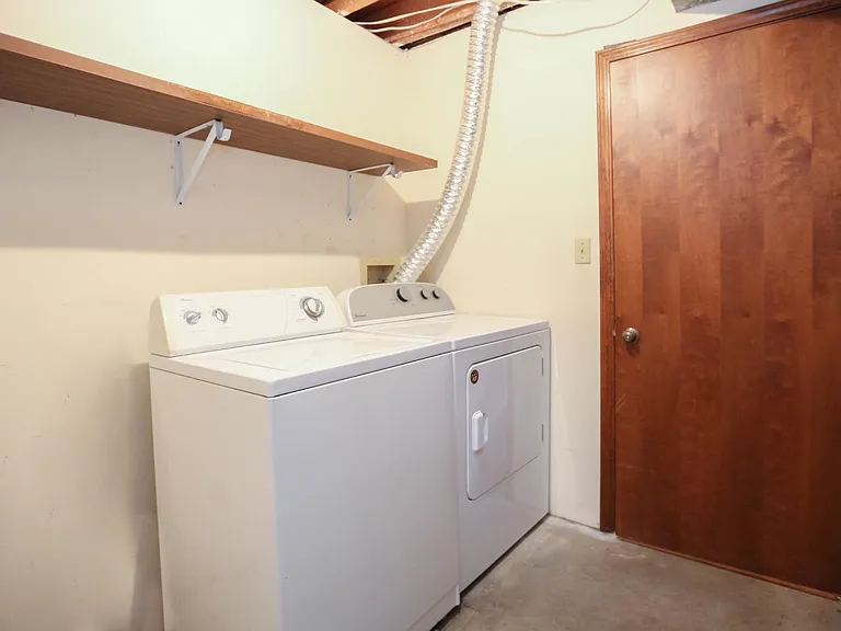439 Foxfire Dr — Photo 30